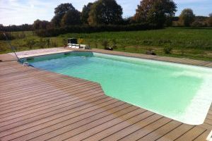 Piscine par piscine plaisir poitiers avec terrasse